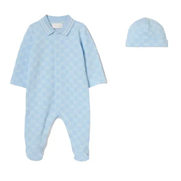 Նվերի կոմպլեկտ